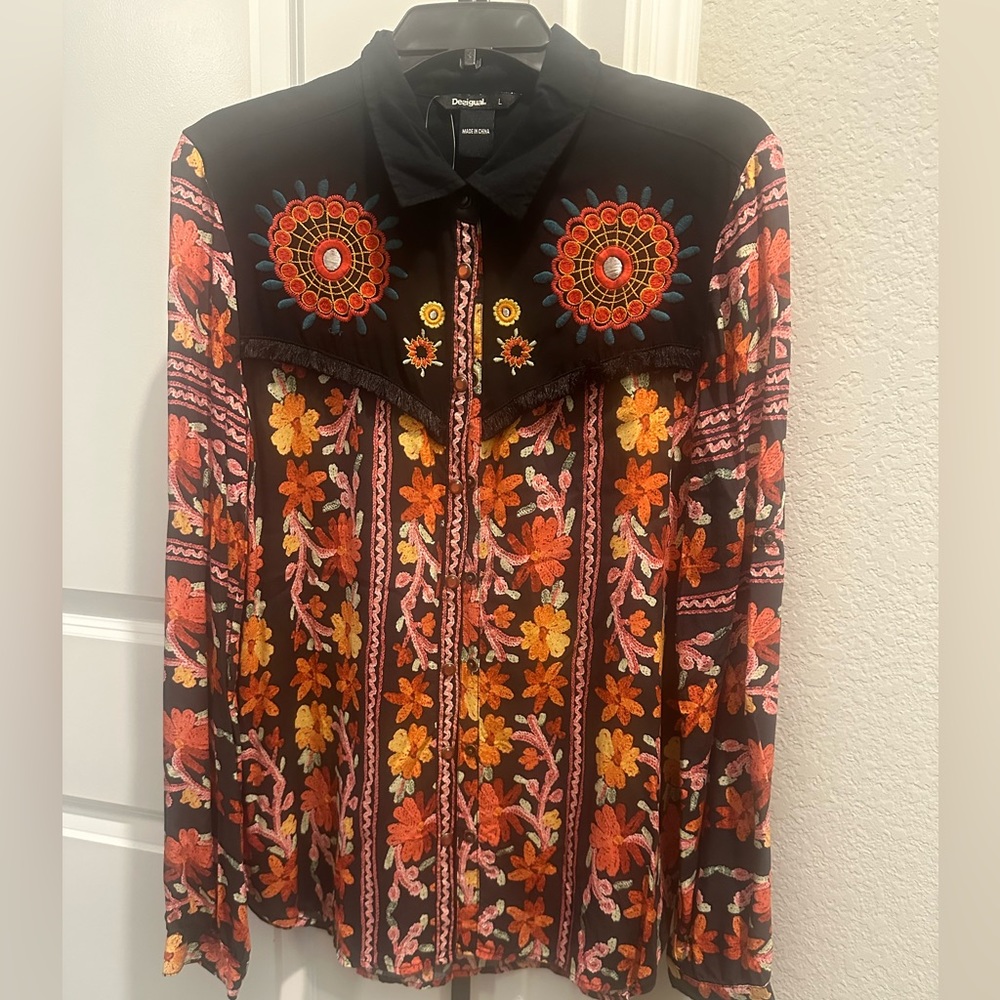 Desigual black shirt with fringe